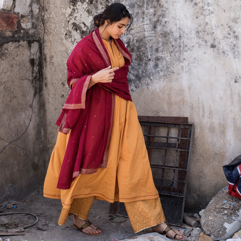 SUHASINI (Dupatta-Maroon)