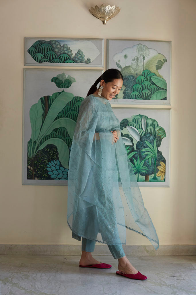 FOREST GREEN THREAD  ORGANZA DUPATTA